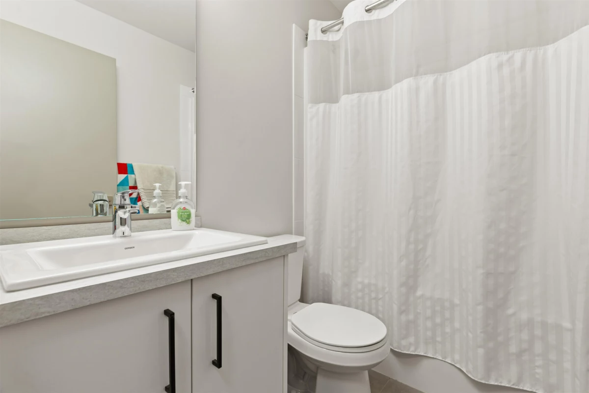 Hallway Photo of 211 46150 Thomas Road, Chilliwack, BC