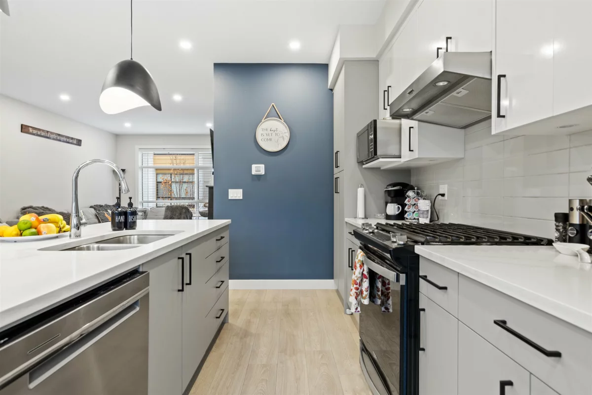 Kitchen Island Photo of 211 46150 Thomas Road, Chilliwack, BC