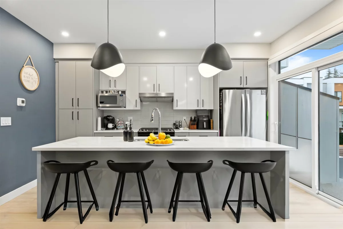 Kitchen Photo of 211 46150 Thomas Road, Chilliwack, BC