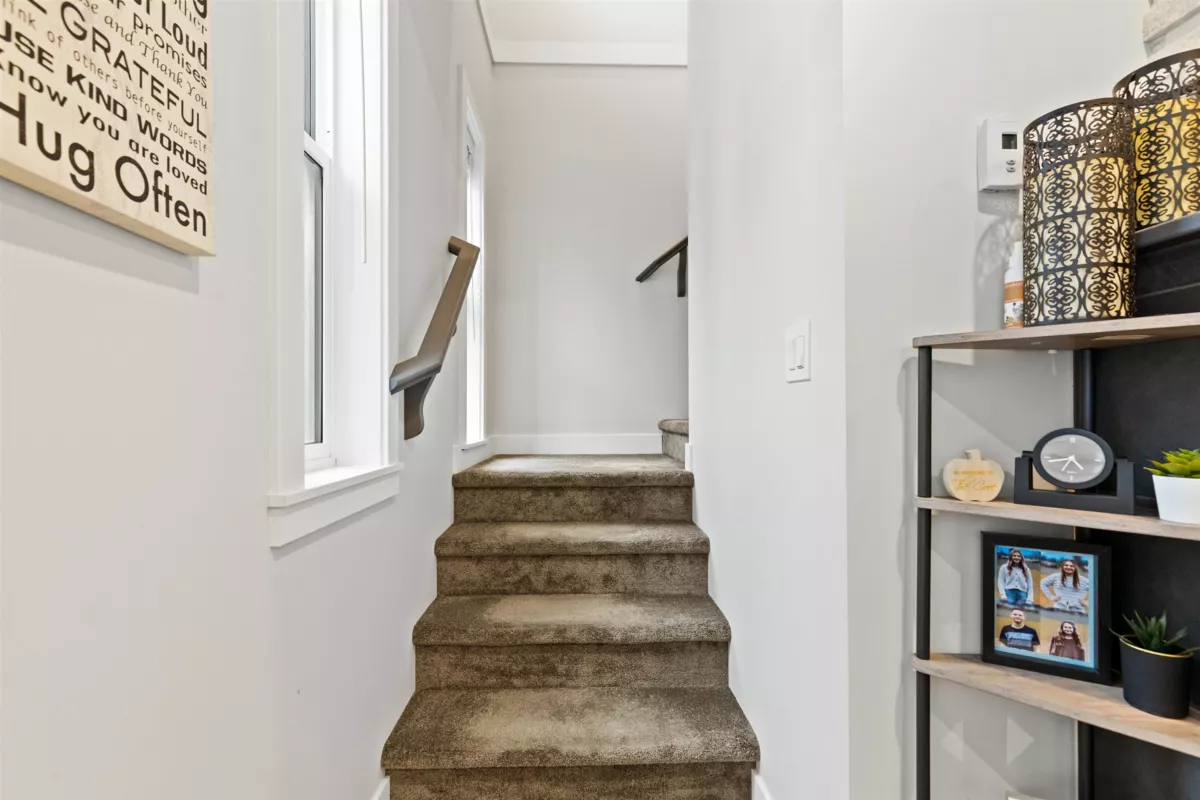 Loft / Bonus Room Photo of 211 46150 Thomas Road, Chilliwack, BC