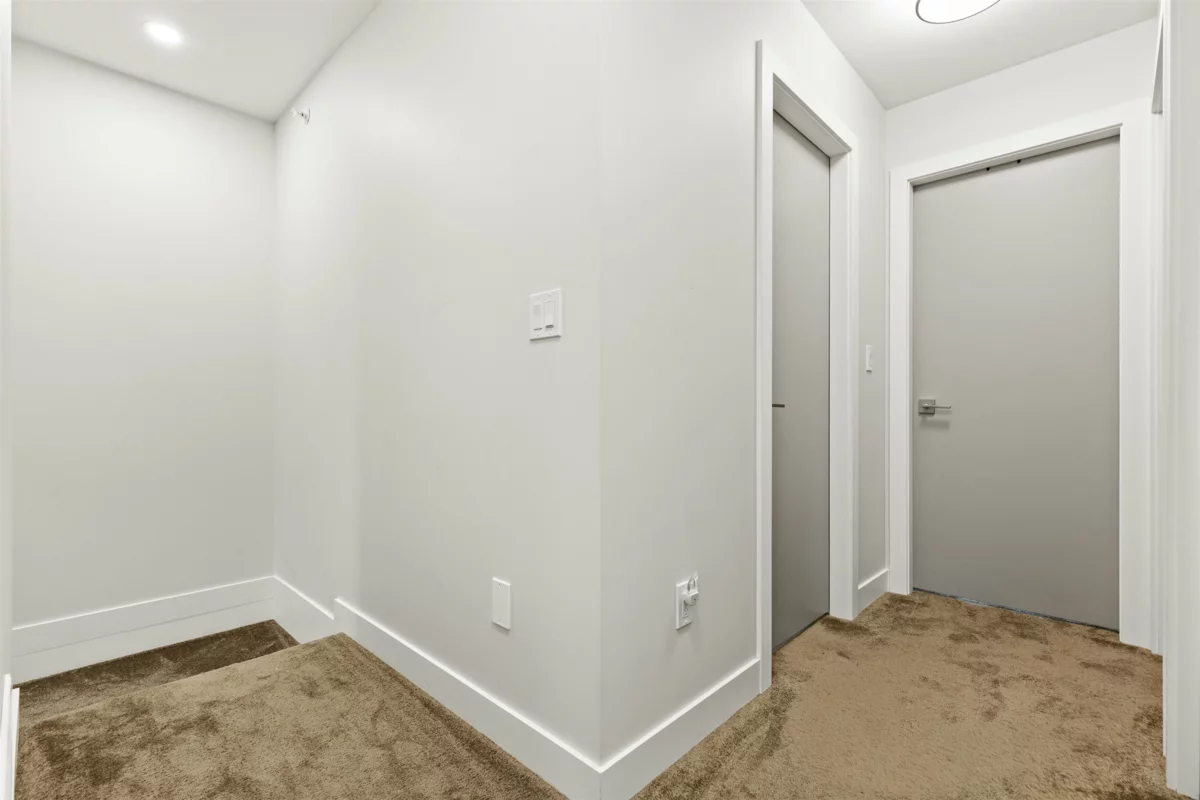 Mudroom Photo of 211 46150 Thomas Road, Chilliwack, BC