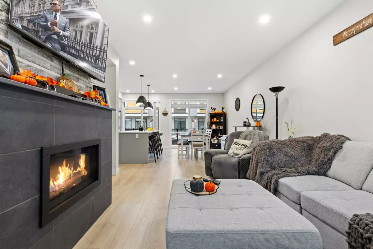 Primary Bathroom Photo of 211 46150 Thomas Road, Chilliwack, BC