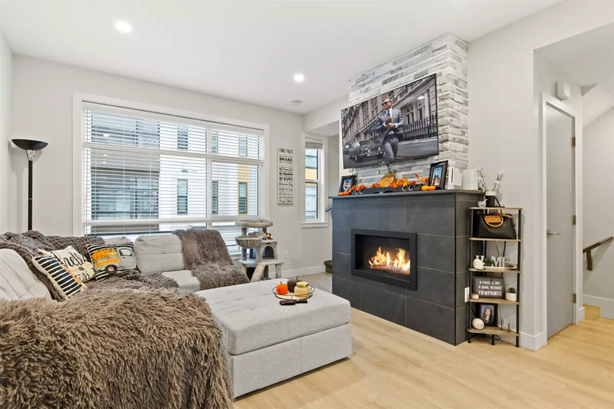 Primary Bedroom Photo of 211 46150 Thomas Road, Chilliwack, BC