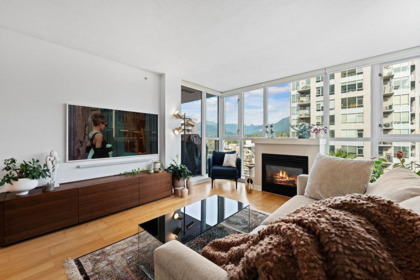 1004 121 W 16th Street, North Vancouver, BC, North Vancouver — Apartment/Condo for sale