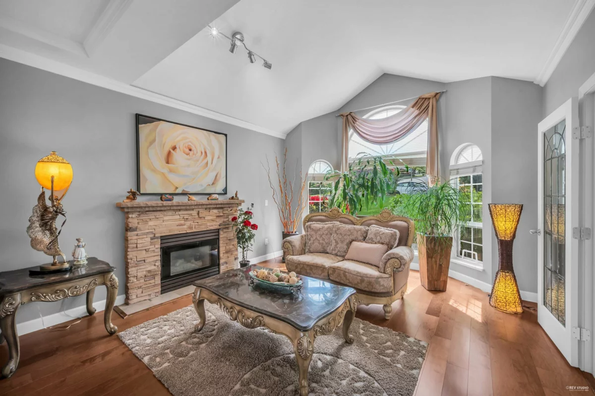 Dining Area Photo of 7548 Sequoia Road, Burnaby, BC