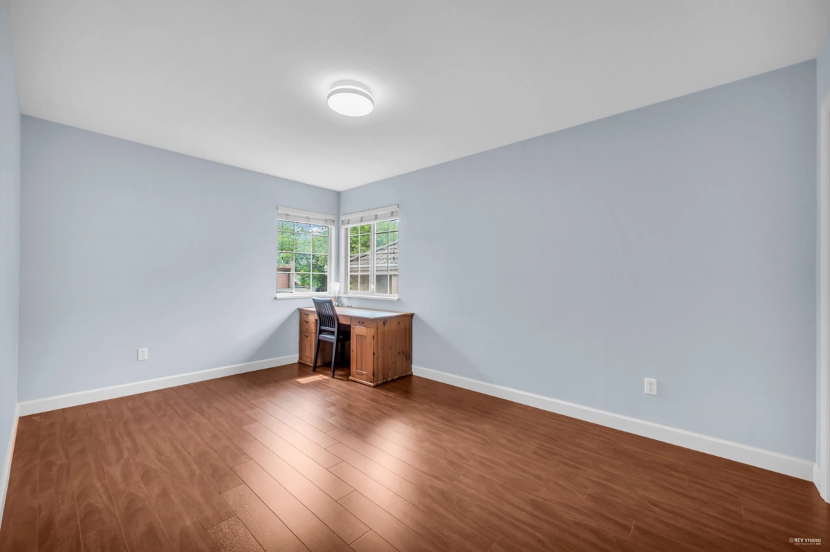 Entry Foyer Photo of 7548 Sequoia Road, Burnaby, BC