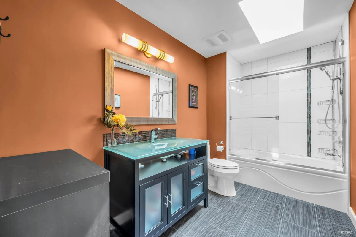 Hallway Photo of 7548 Sequoia Road, Burnaby, BC