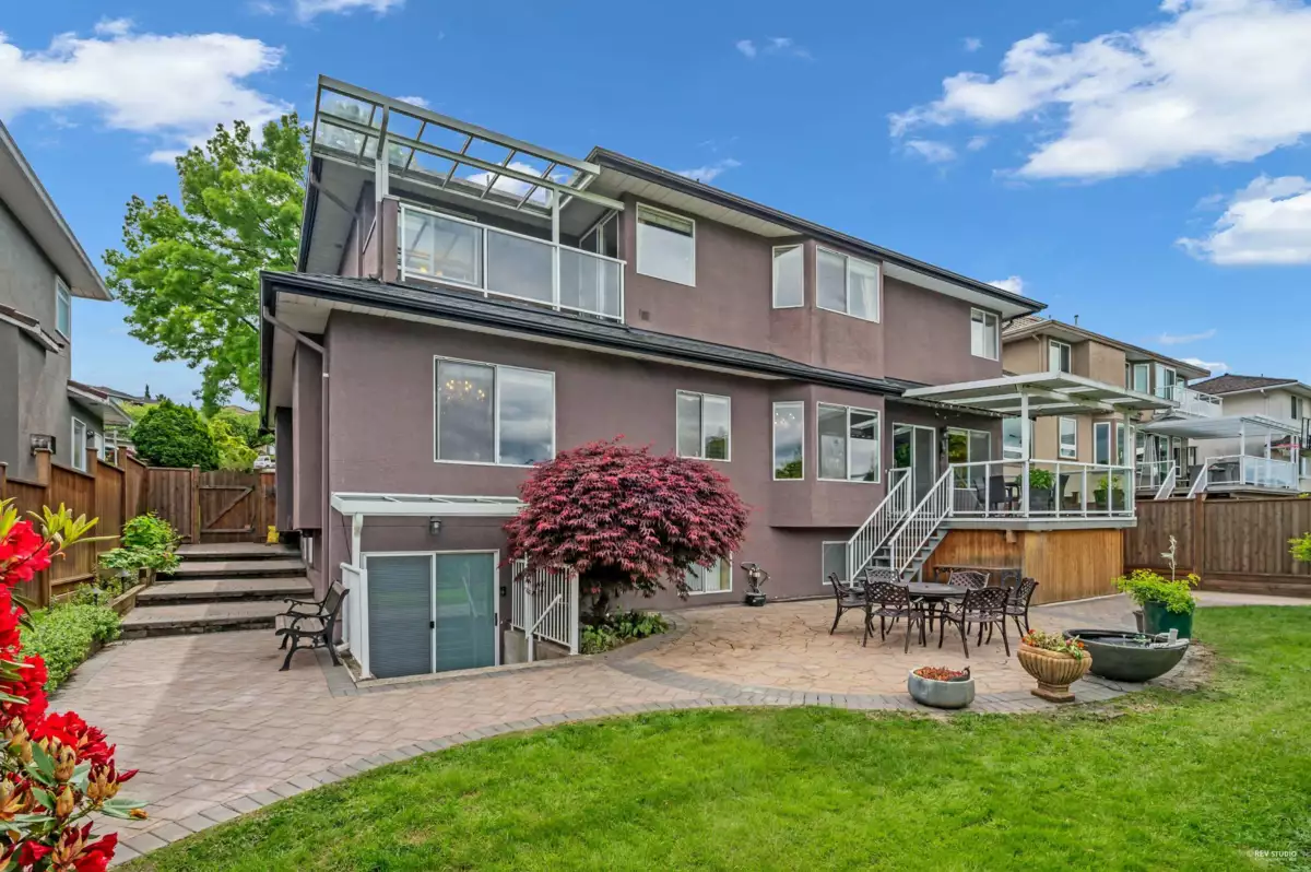 Hot Tub / Spa Photo of 7548 Sequoia Road, Burnaby, BC