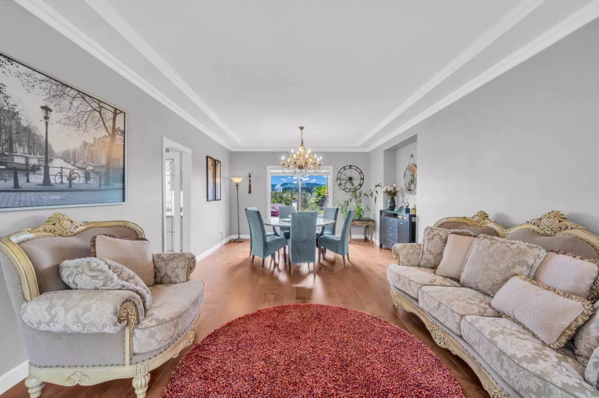 Kitchen Island Photo of 7548 Sequoia Road, Burnaby, BC