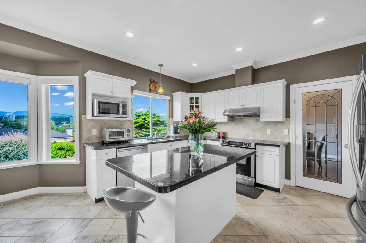 Primary Bathroom Photo of 7548 Sequoia Road, Burnaby, BC