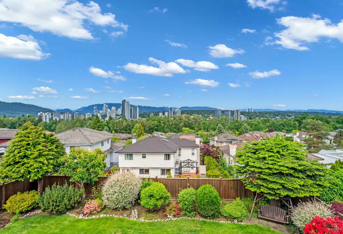 Swimming Pool Photo of 7548 Sequoia Road, Burnaby, BC