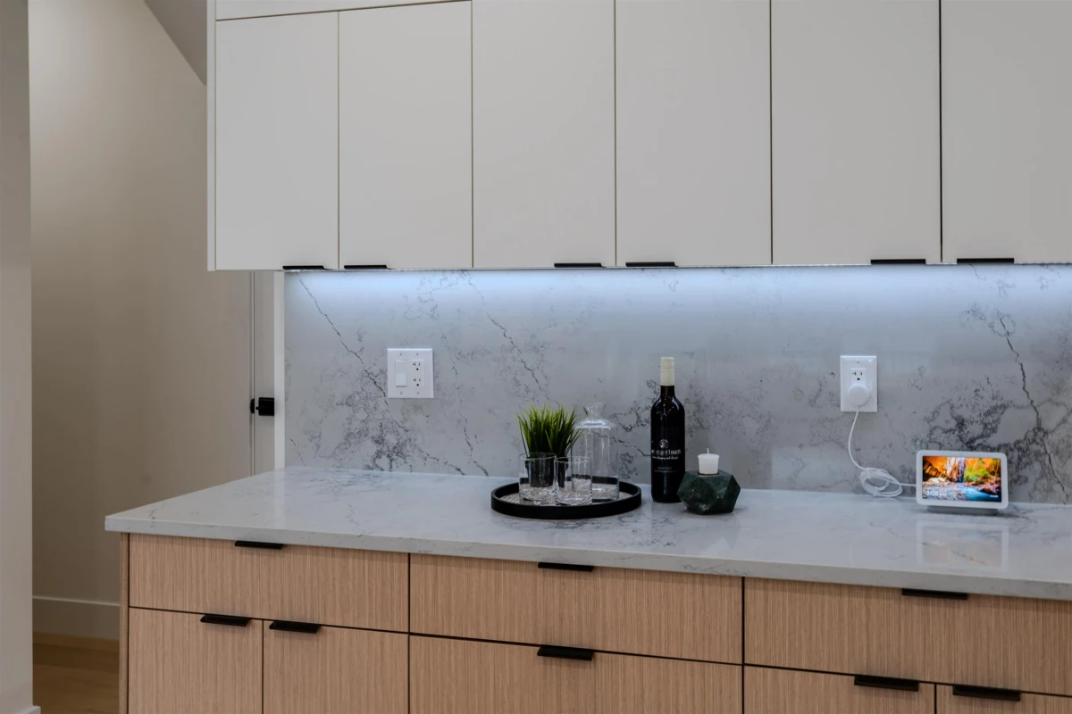 Basement Recreation Room Photo of 2 3576 E Pender Street, Vancouver, BC