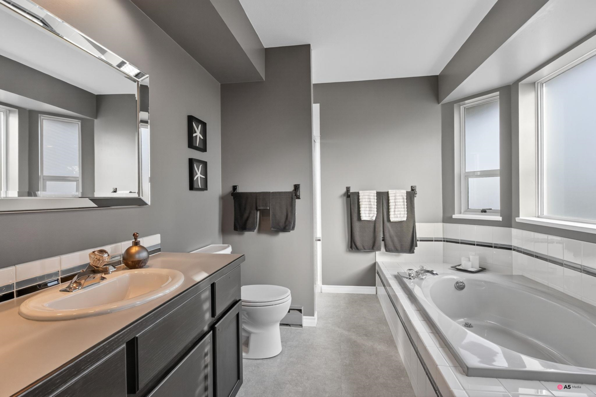 Backyard Photo of 14082 17 Avenue, Surrey, BC