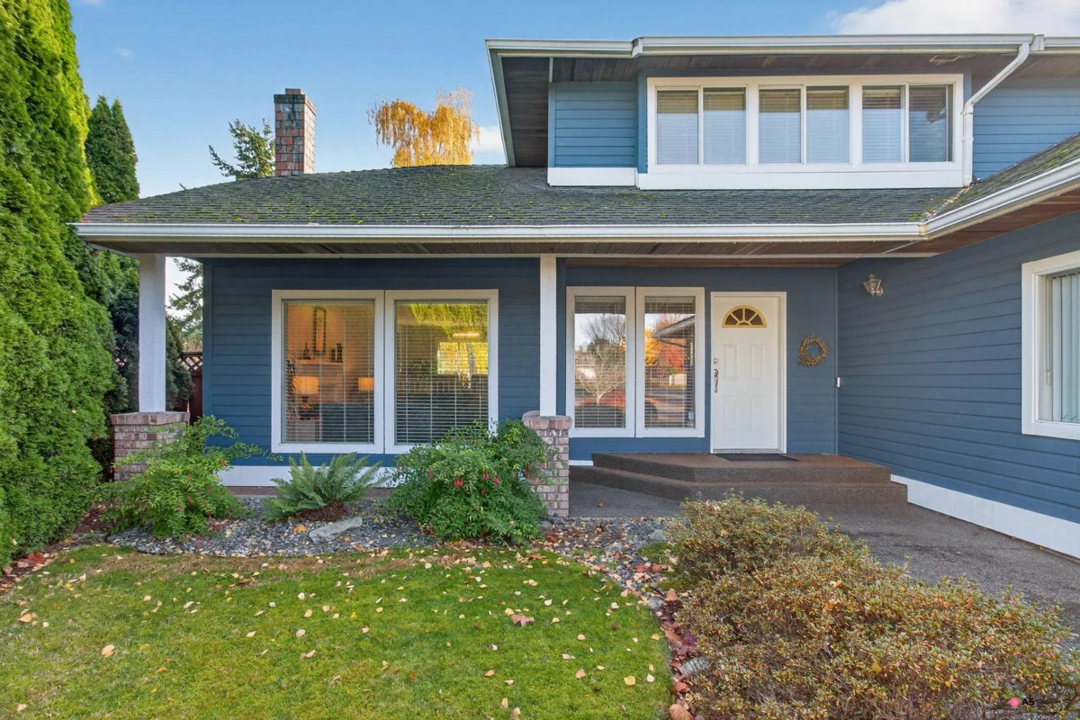 Exterior Rear Photo of 14082 17 Avenue, Surrey, BC