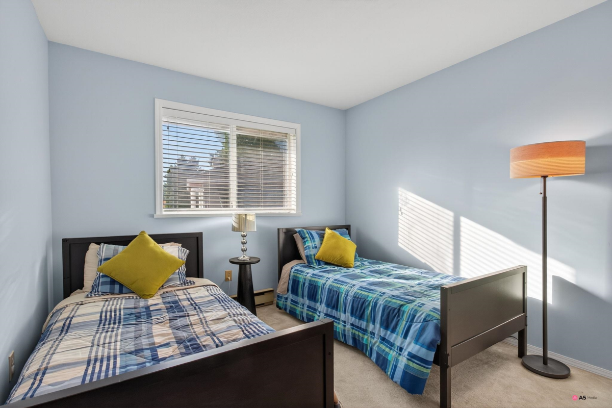 Garage Interior Photo of 14082 17 Avenue, Surrey, BC