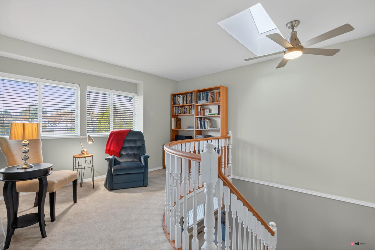 Mudroom Photo of 14082 17 Avenue, Surrey, BC