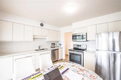 Breakfast Nook Photo of 5662 Booth Avenue, Burnaby, BC