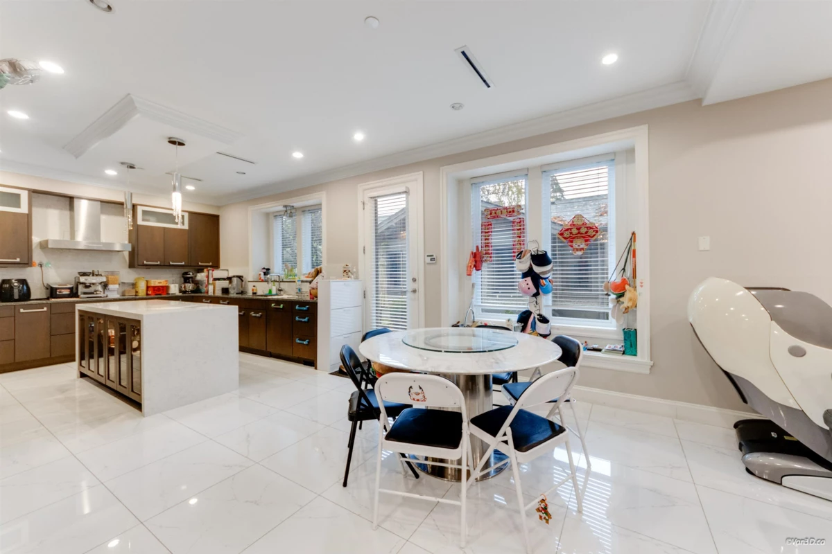 Kitchen Island Photo of 3029 W 45th Avenue, Vancouver, BC