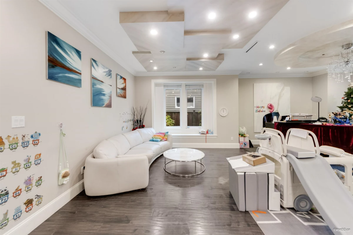 Living Room Photo of 3029 W 45th Avenue, Vancouver, BC