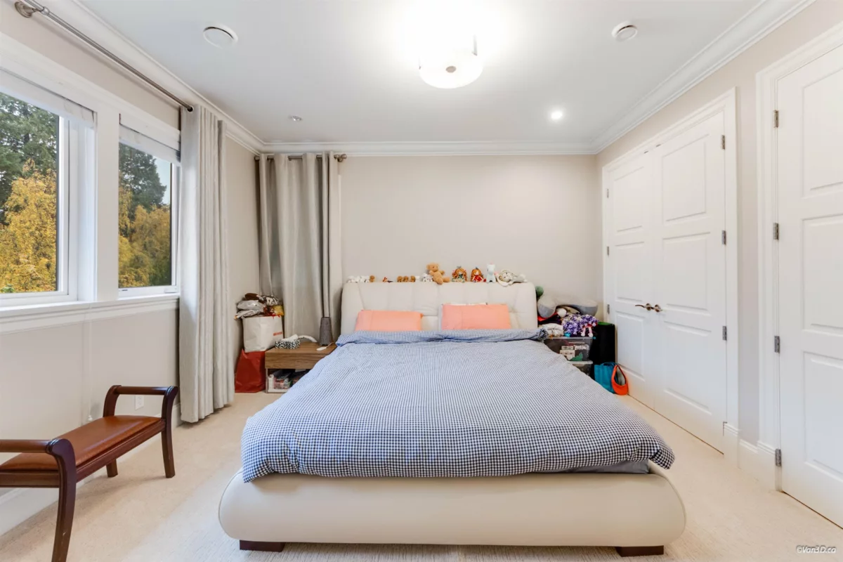 Walk-In Closet Photo of 3029 W 45th Avenue, Vancouver, BC