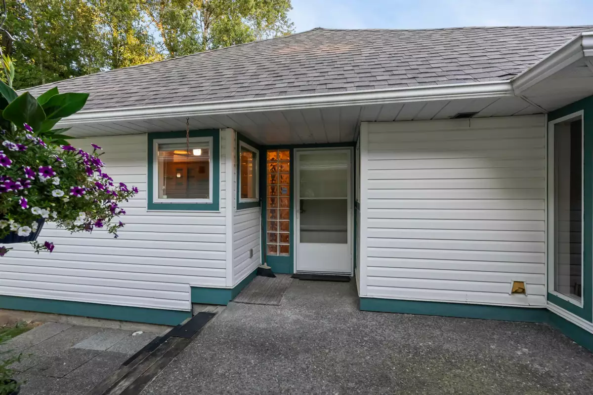 Backyard Photo of 115 10172 141 Street, Surrey, BC