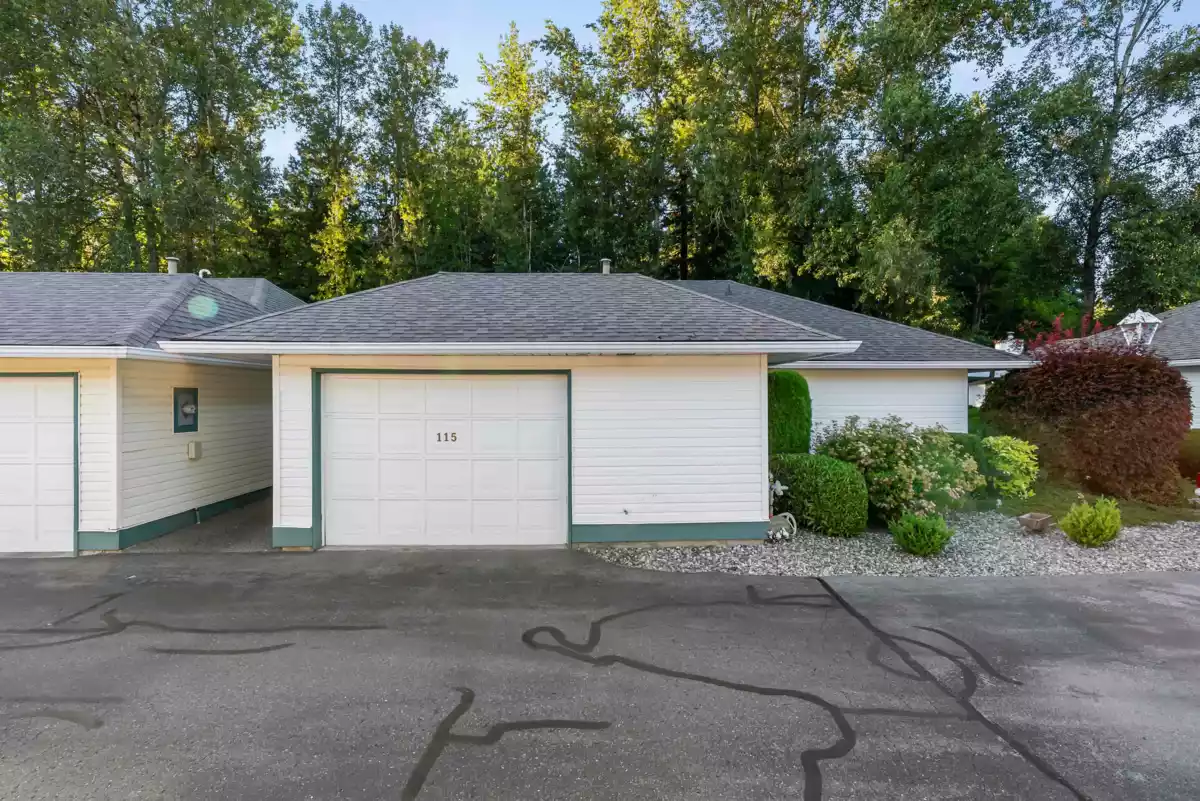 Garden / Landscaping Photo of 115 10172 141 Street, Surrey, BC