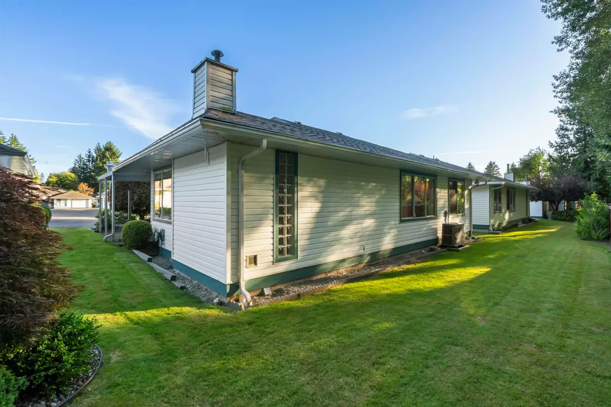 Hallway Photo of 115 10172 141 Street, Surrey, BC