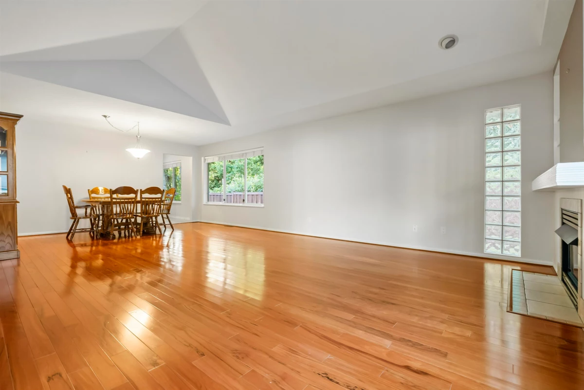 Primary Bathroom Photo of 115 10172 141 Street, Surrey, BC