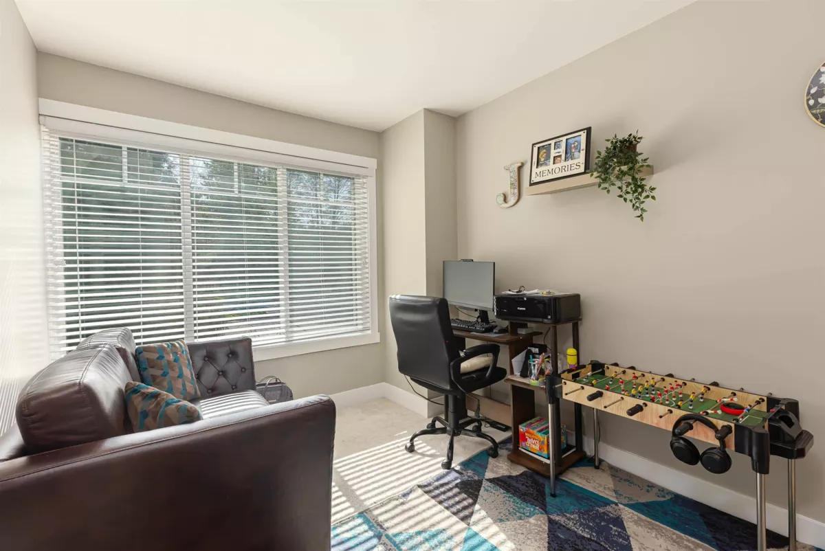 Laundry Room Photo of 5 13670 62 Avenue, Surrey, BC