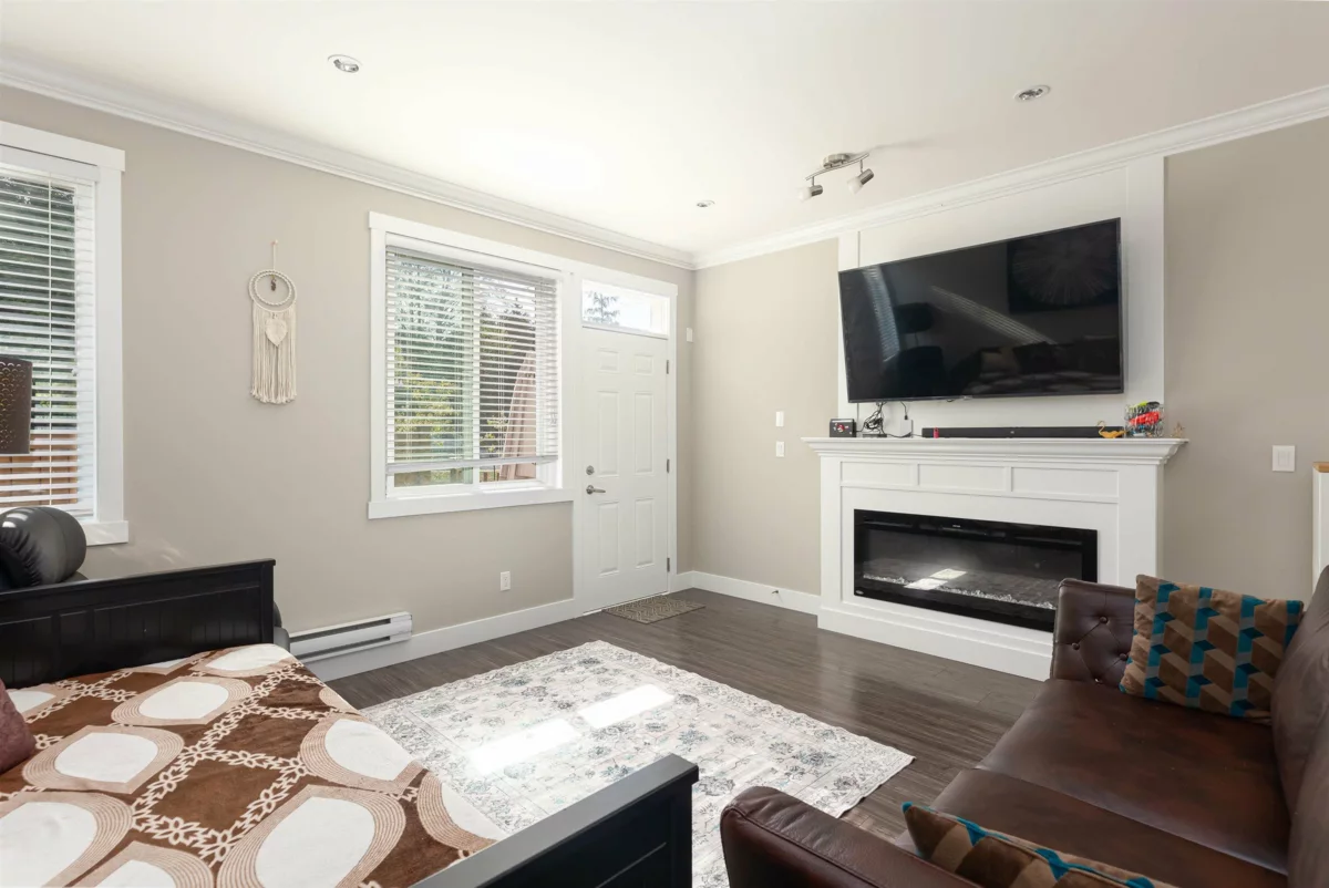 Office / Den Photo of 5 13670 62 Avenue, Surrey, BC