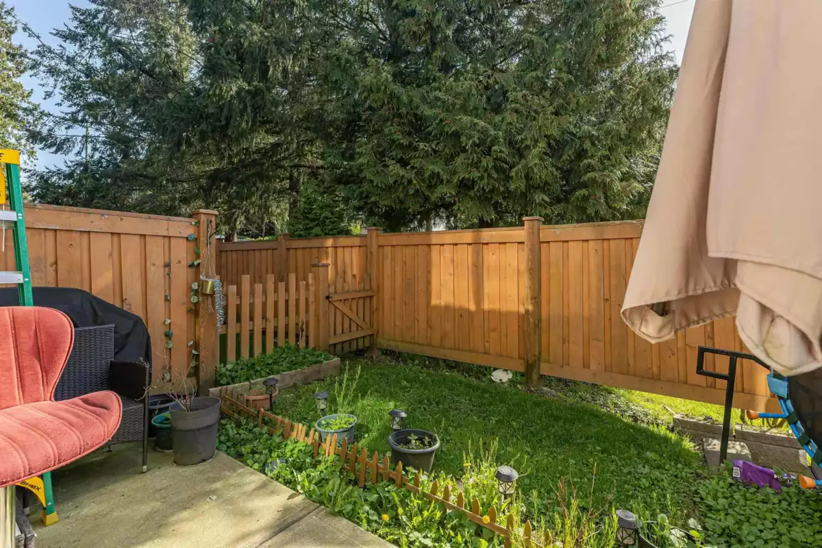 Staircase Photo of 5 13670 62 Avenue, Surrey, BC