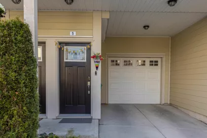 Backyard Photo of 5 13670 62 Avenue, Surrey, BC