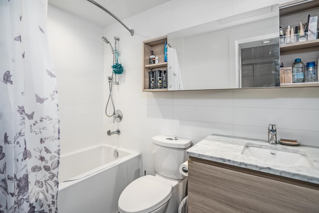 Hallway Photo of 1801 657 Whiting Way, Coquitlam, BC