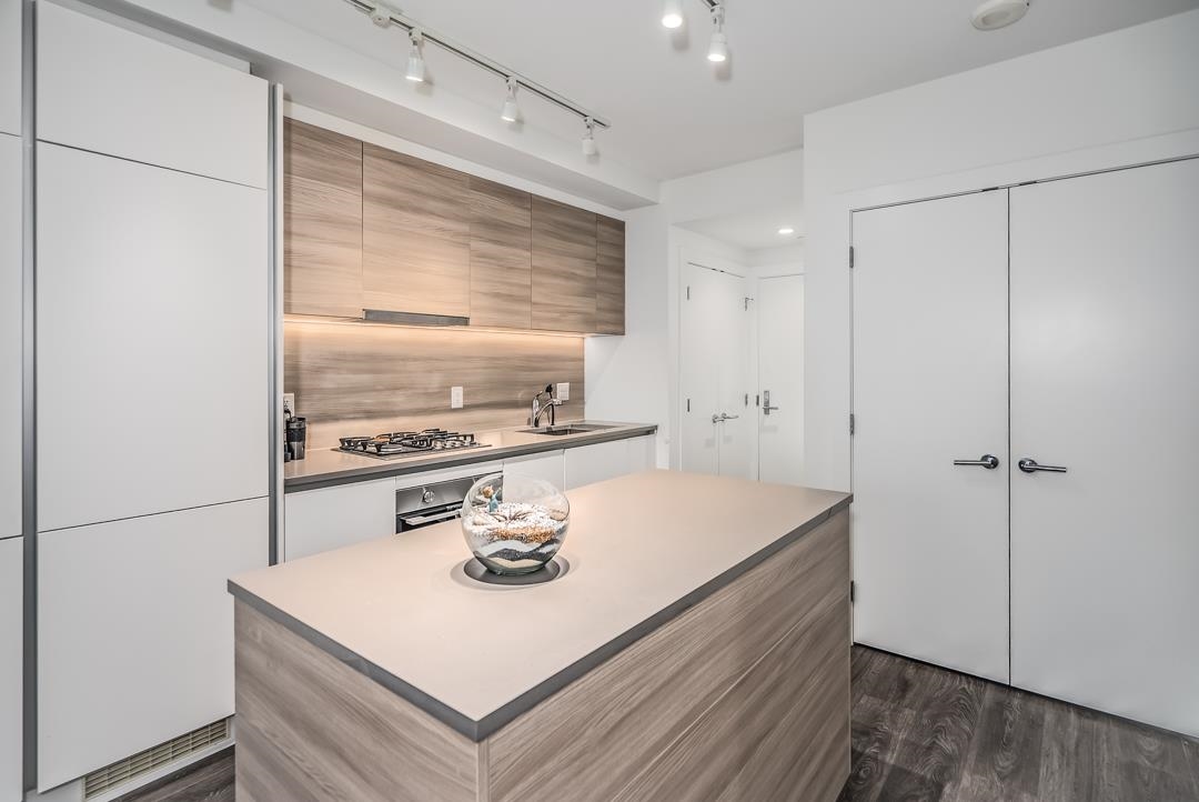 Walk-In Closet Photo of 1801 657 Whiting Way, Coquitlam, BC