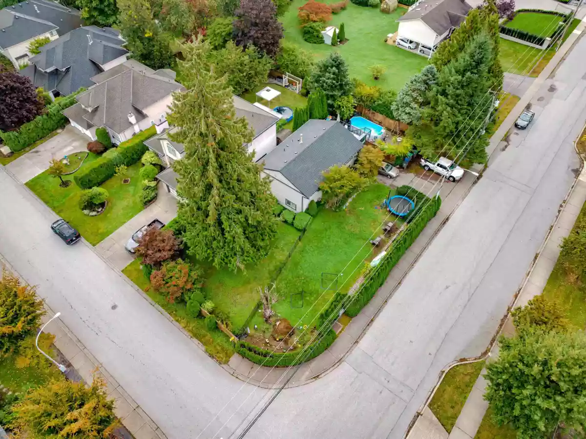 Primary Bathroom Photo of 11090 156 Street, Surrey, BC