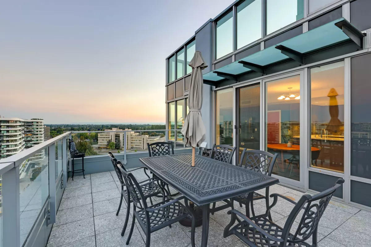 Exterior Front Photo of 1801 7488 Lansdowne Road, Richmond, BC