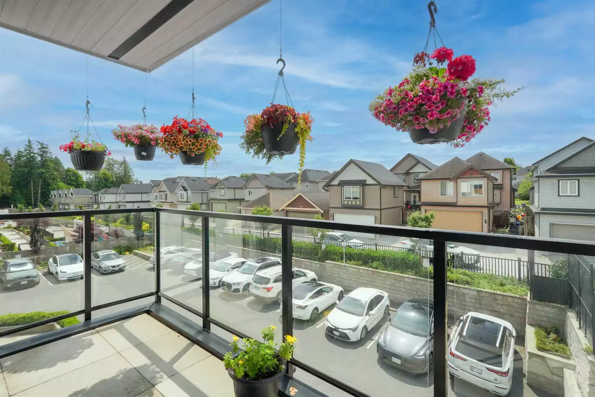 Primary Bathroom Photo of 208 14818 60 Avenue, Surrey, BC