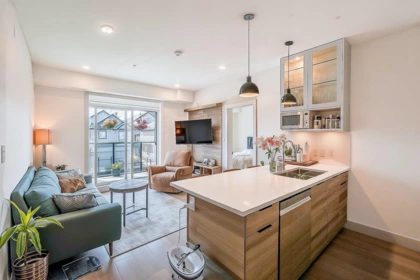 208 14818 60 Avenue, Surrey, BC, Sullivan Station — 2 bed apartment/condo for sale