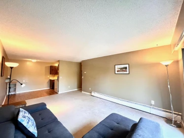 Walk-In Closet Photo of 202 535 Blue Mountain Street, Coquitlam, BC