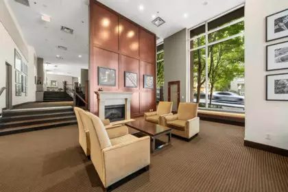 Entry Foyer Photo of 307 1001 Homer Street, Vancouver, BC