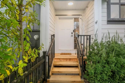8141 202 Street, Langley, BC, Langley — Row House (Non-Strata) for sale