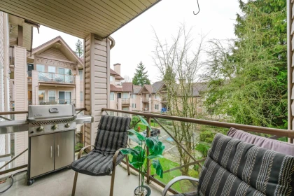 Entry Foyer Photo of 202 4745 54a Street, Delta, BC