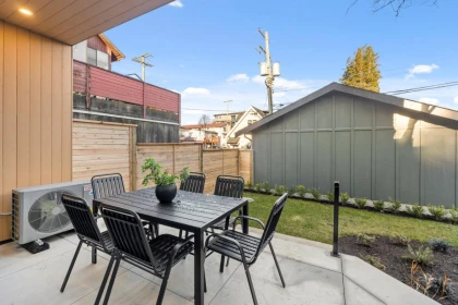 Swimming Pool Photo of 2 727 E 31st Avenue, Vancouver, BC