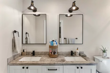 Guest Bathroom Photo of 4876 4th Avenue, Delta, BC