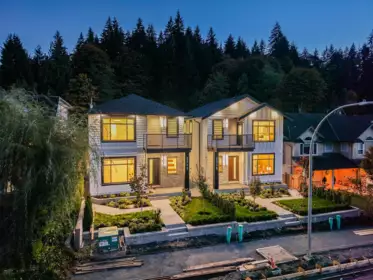Swimming Pool Photo of 2717 Henry Street, Port Moody, BC