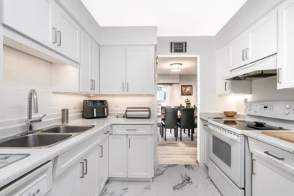 203 32040 Peardonville Road, Abbotsford, BC, Abbotsford West — 3 bed apartment/condo for sale