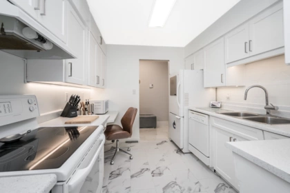 Kitchen Photo of 203 32040 Peardonville Road, Abbotsford, BC