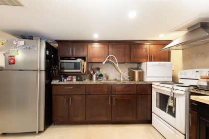 Pantry Photo of 2565 Park Drive, Abbotsford, BC