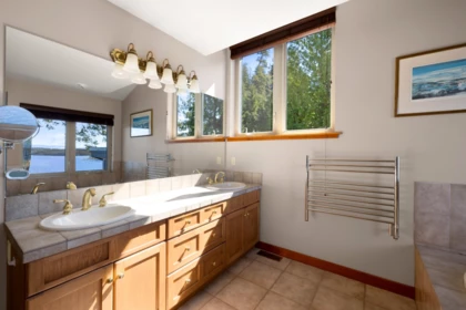 Mudroom Photo of 9987 Welcome Wynd, Halfmoon Bay, BC