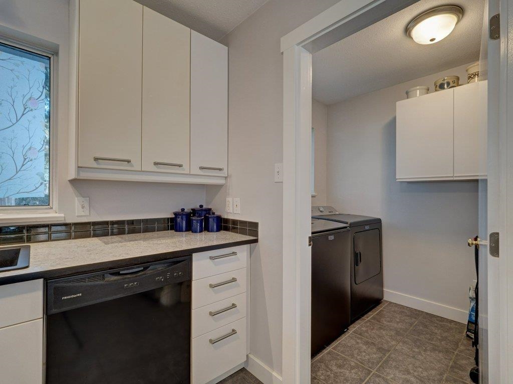 Basement Recreation Room Photo of 6557 Bjorn Place, Sechelt, BC